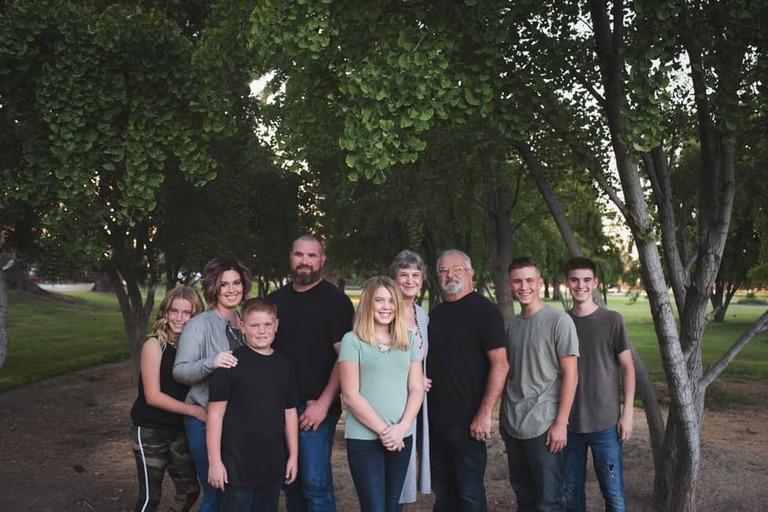 Extended family session with grandparents teenagers Bakersfield ca